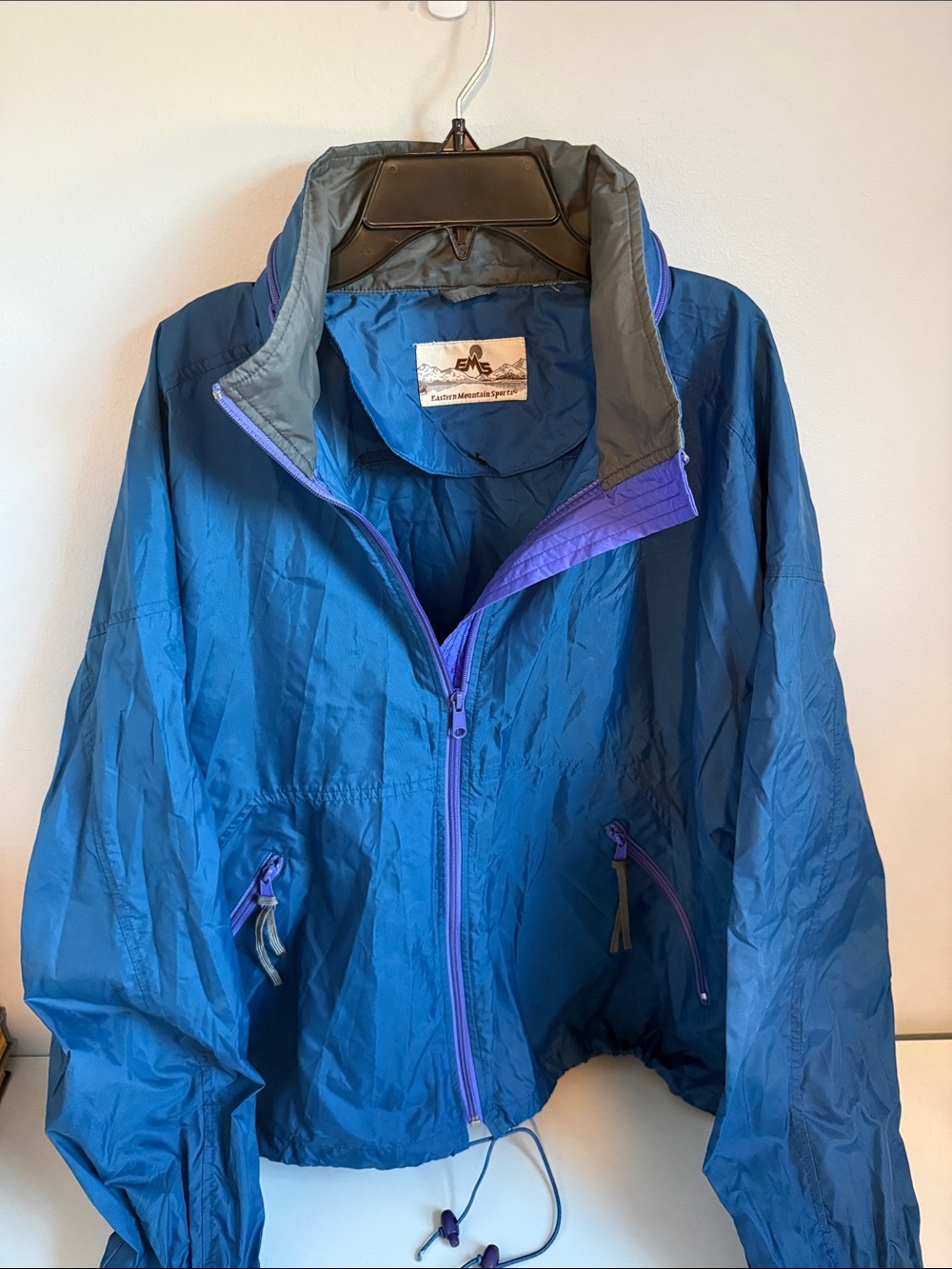 Vintage Eastern Mountain Sports Blue Rain Jacket with Purple Trim